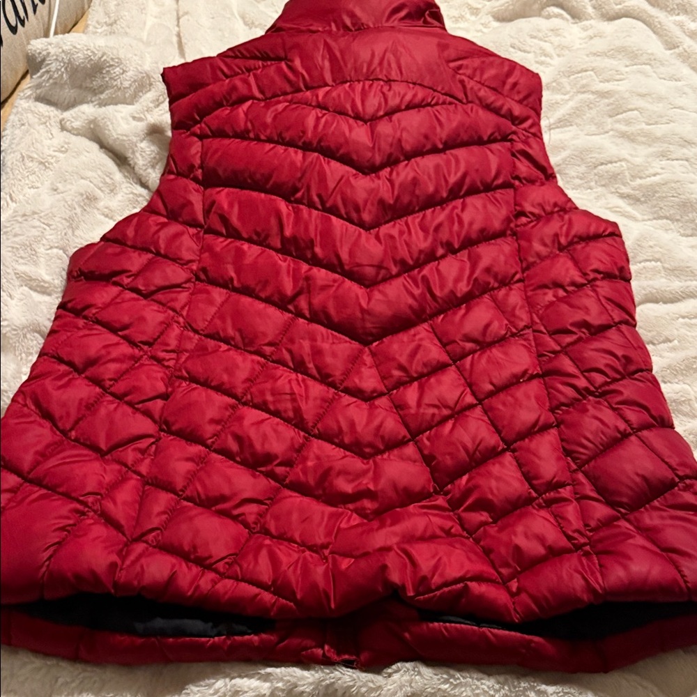 Women's Red Quilted Puffer Vest - Picture 2 of 5